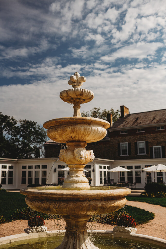 Baltimore wedding photographers capture fountain at Springfield Manor