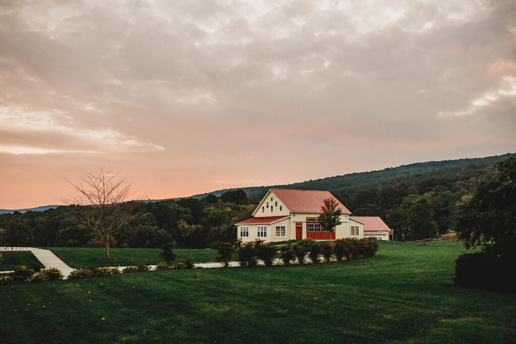 Baltimore wedding photographers capture sunset at Springfield Manor