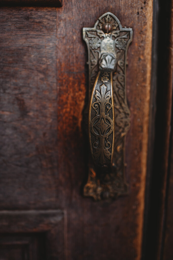 Baltimore wedding photographer captures close up of door handle